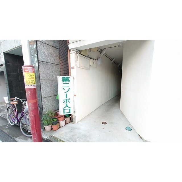 エントランス　入口