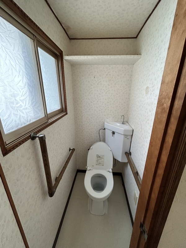 小橋内町2-6-17借家のトイレ写真
