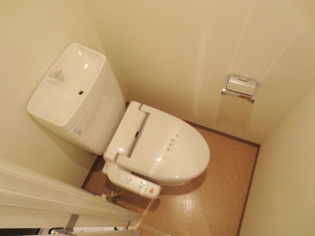トイレ　★温水洗浄便座付きトイレです。★
