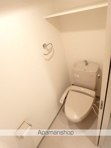 ブルーライン 伊勢佐木長者町駅 徒歩9分 11階建 築19年のトイレ写真