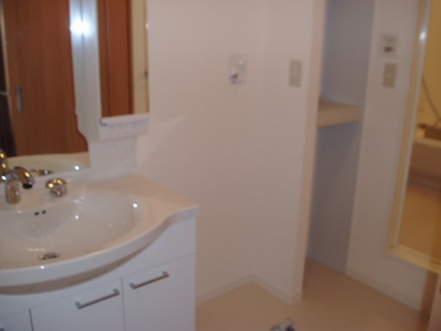 洗面設備　写真は他の部屋になります。