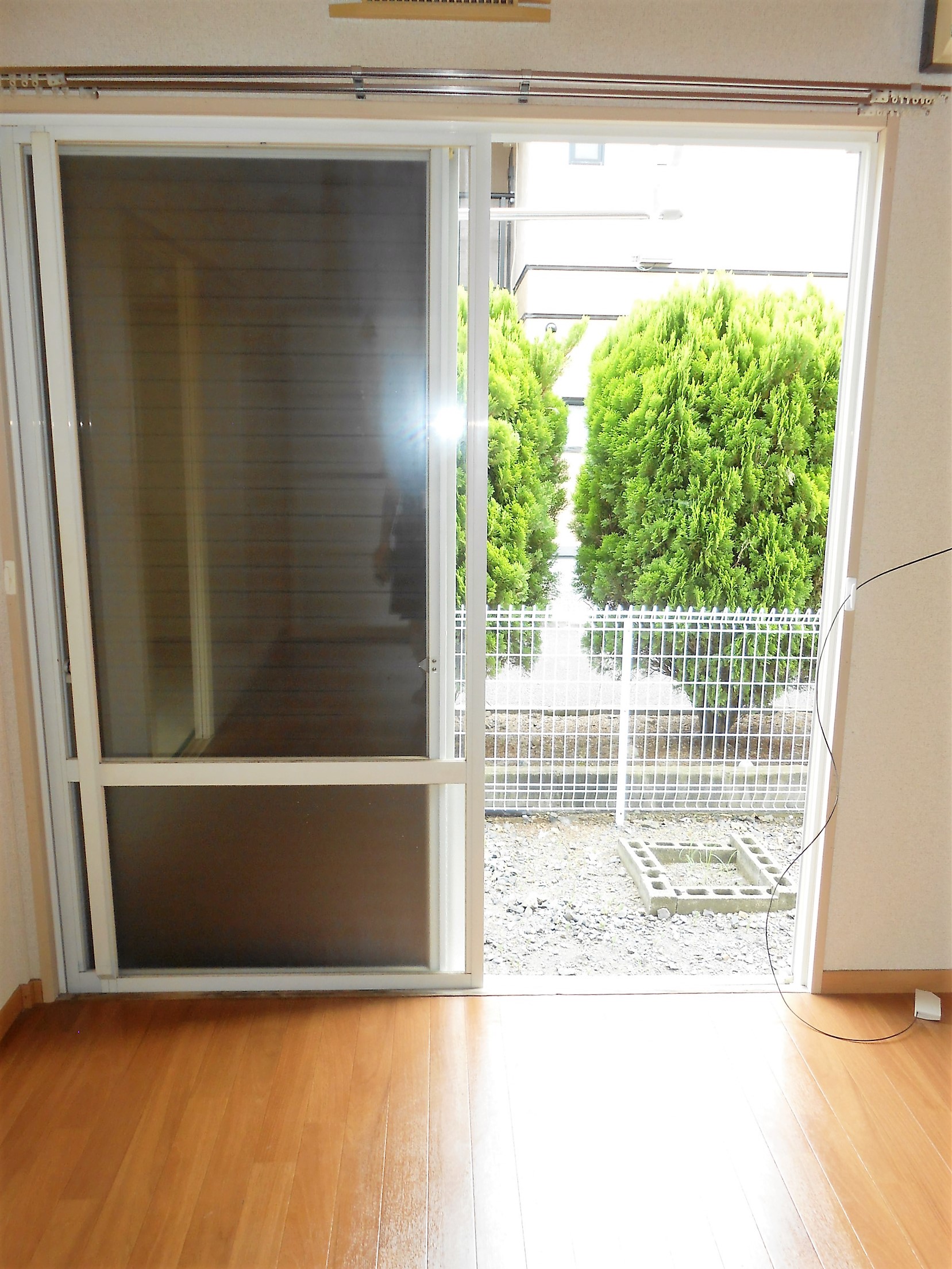 セキュリティ　雨戸付き！1階のお部屋でも安心です！