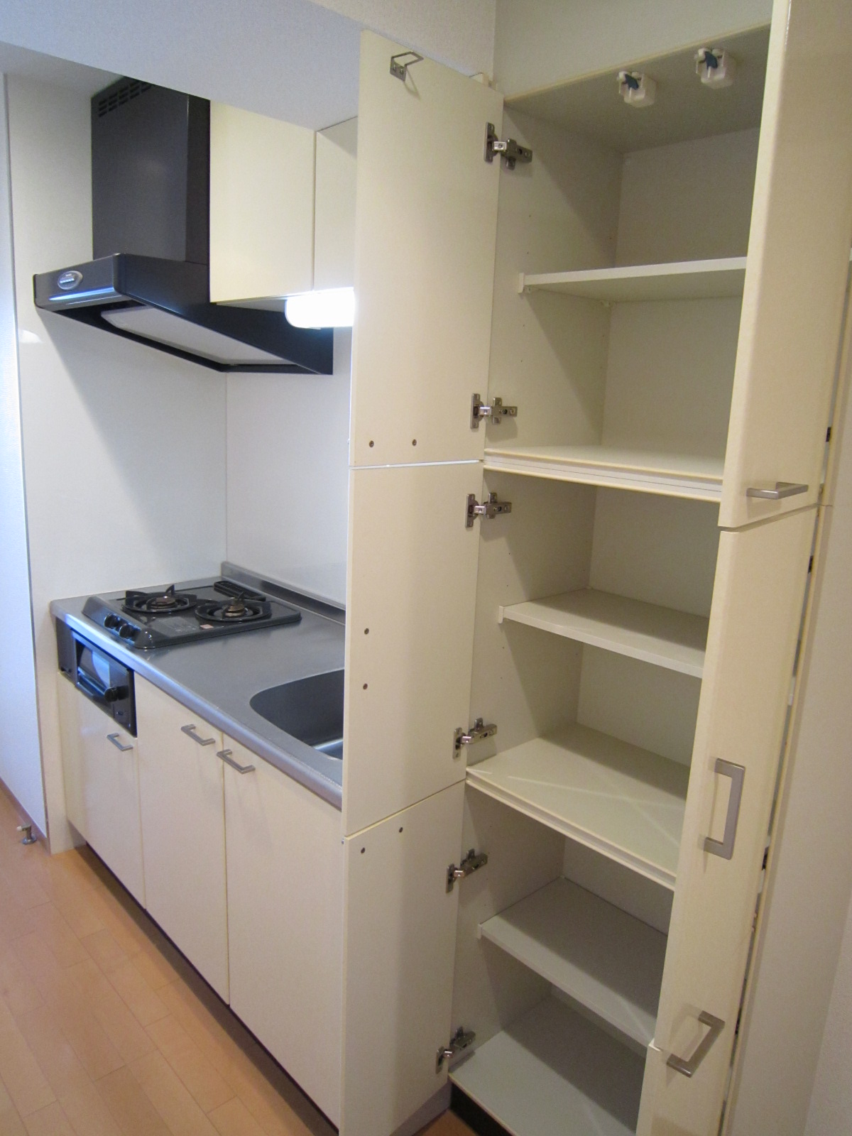 その他部屋・スペース　キッチン横収納