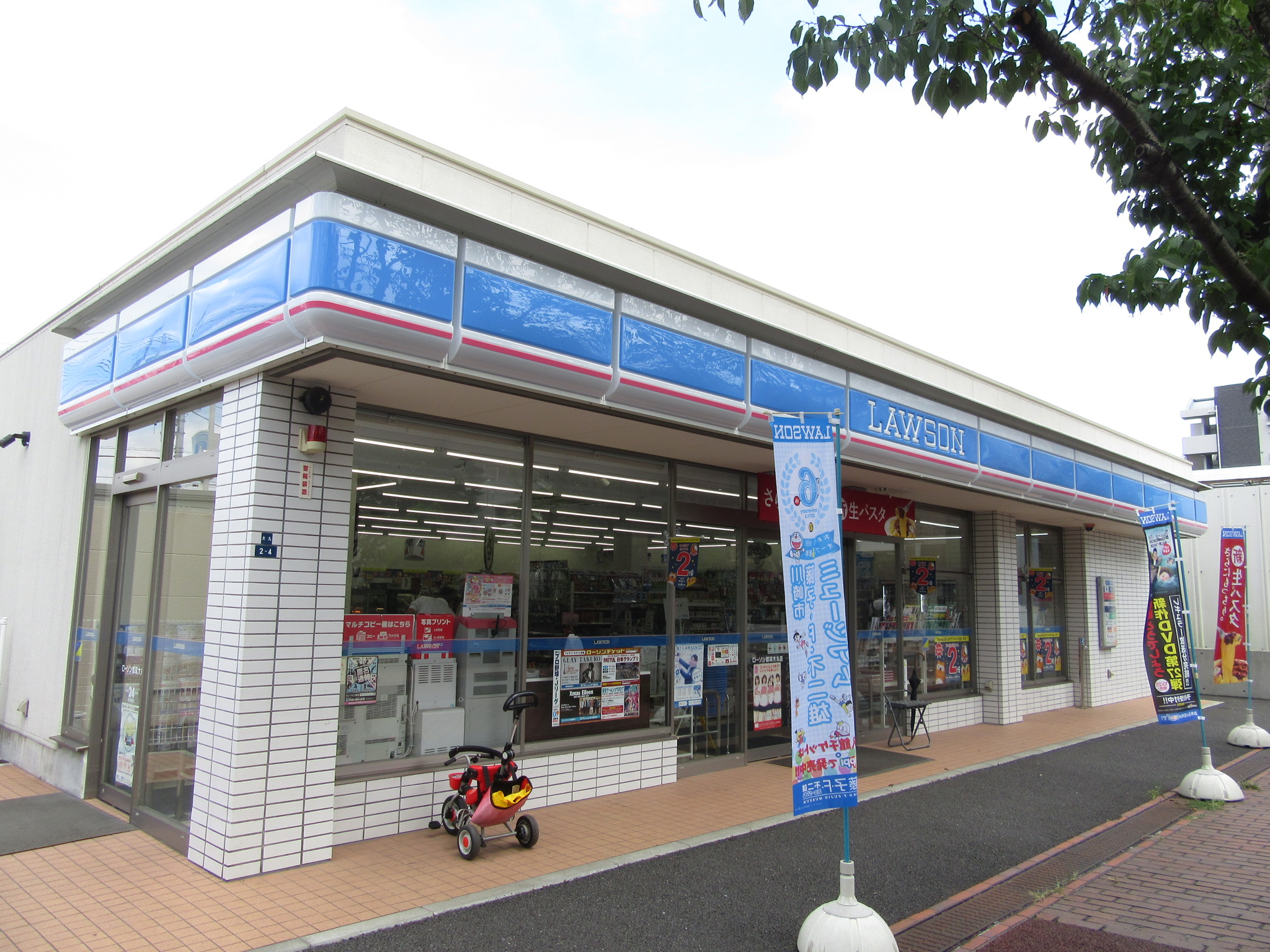 コンビニ　ローソン都筑大丸店（コンビニ）まで89m