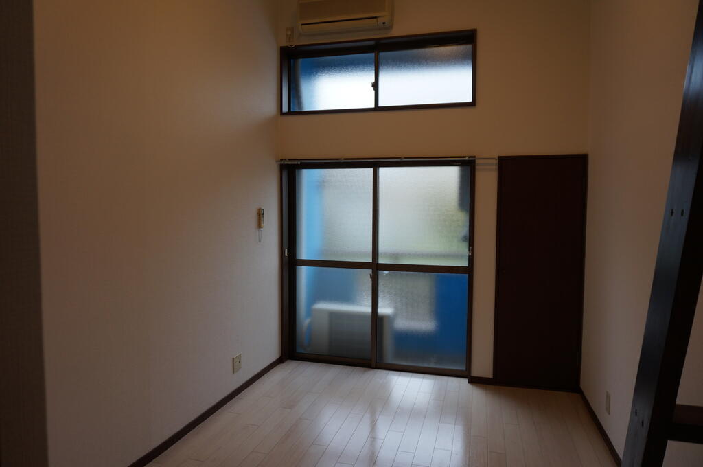 ブルーシャトー和白東の居間写真