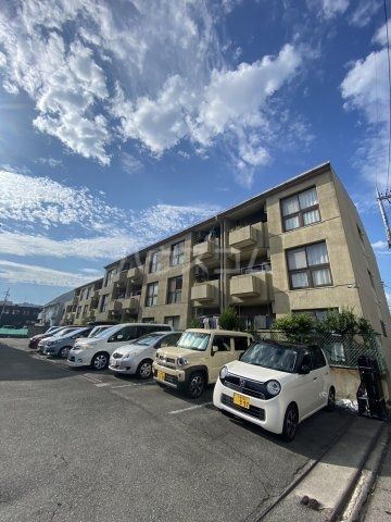 京都市西京区桂千代原町のマンションの建物外観