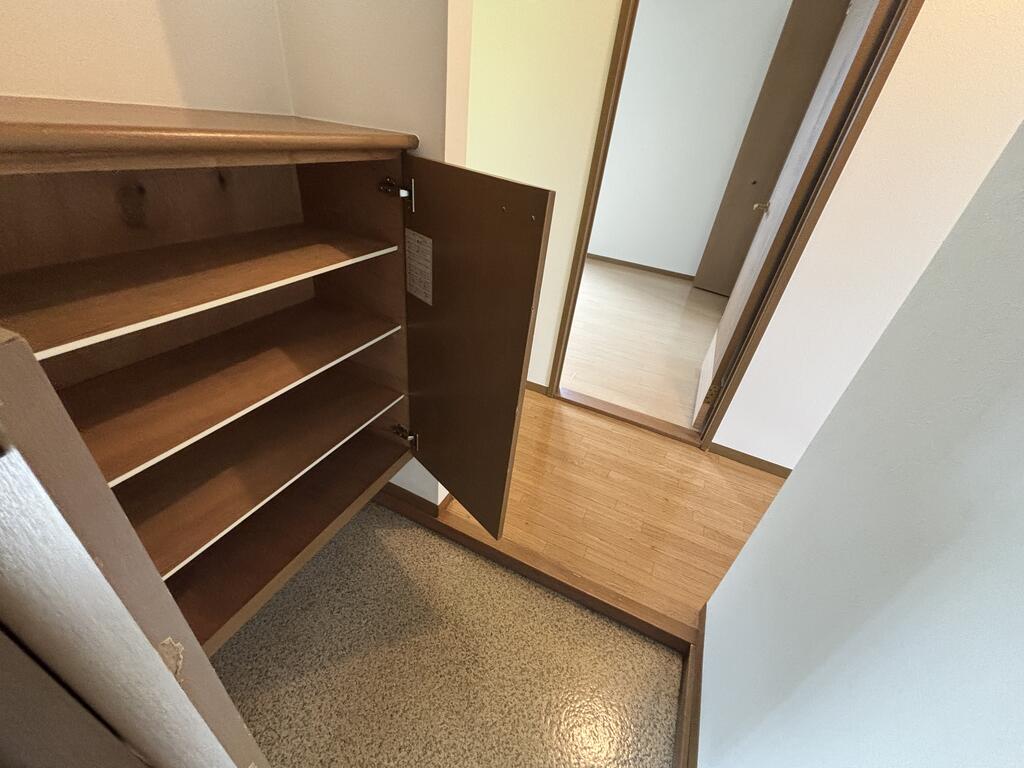 玄関　玄関　靴箱