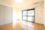 その他部屋・スペース　日当たりの良い洋室です♪