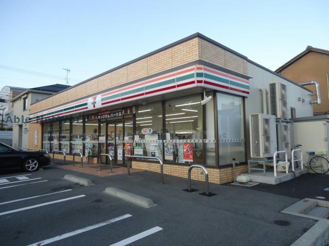コンビニ　セブンイレブン新潟高校前店（コンビニ）まで583m