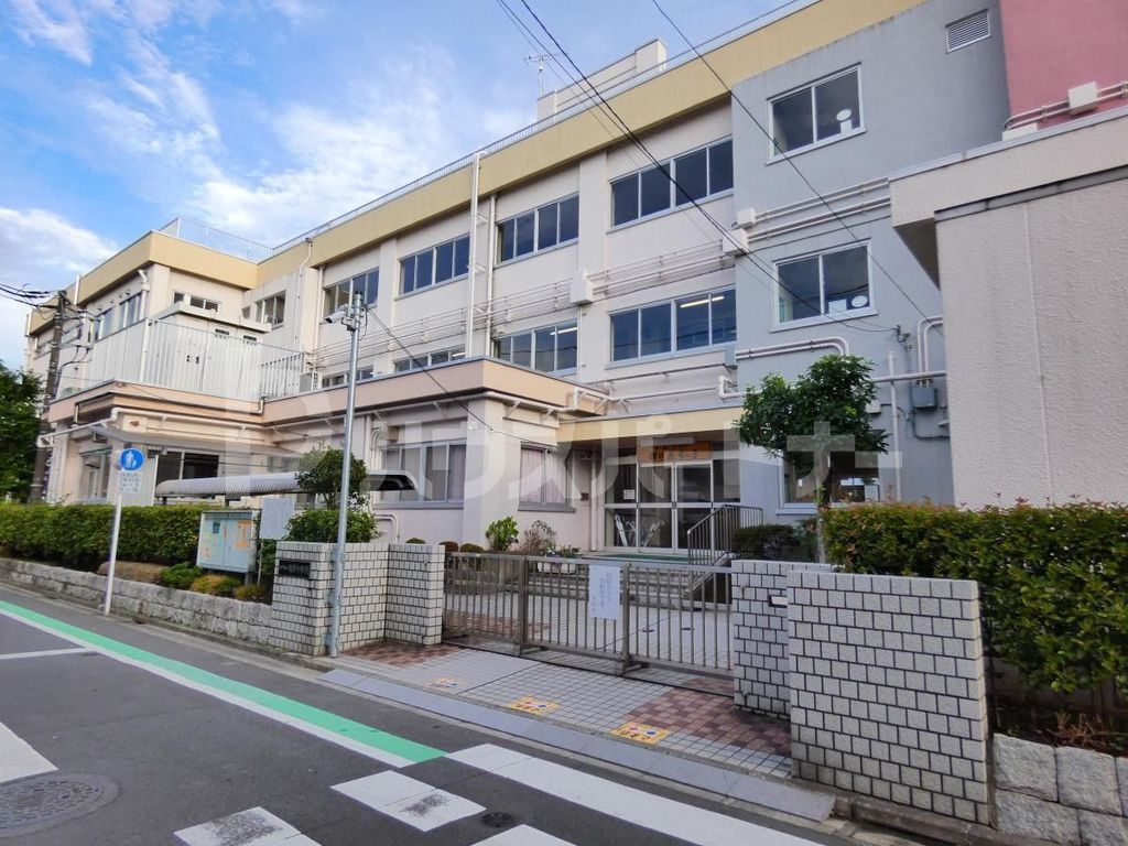 小学校　江戸川区立鹿骨小学校（小学校）まで650m