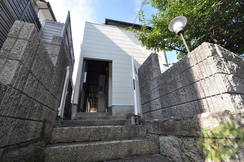 神戸市須磨区潮見台町のアパートの建物外観
