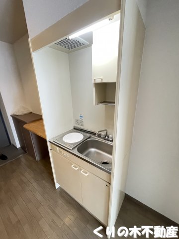 キッチン　コンパクトなキッチンで掃除もラクラク（同タイプのお部屋です。