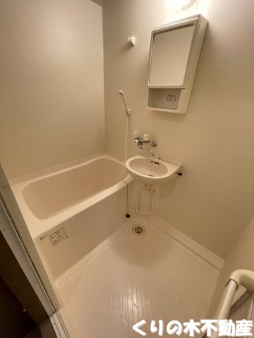 バス・シャワールーム　きれいなお風呂です（同タイプのお部屋です。現況を優先します。