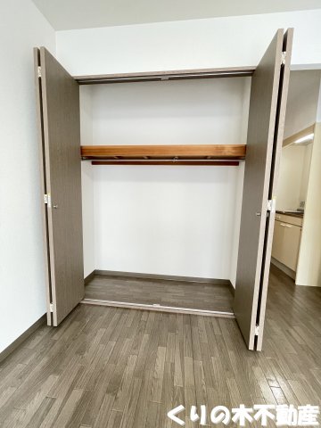 収納　たっぷりとした収納スペースです（同タイプのお部屋です。現況を