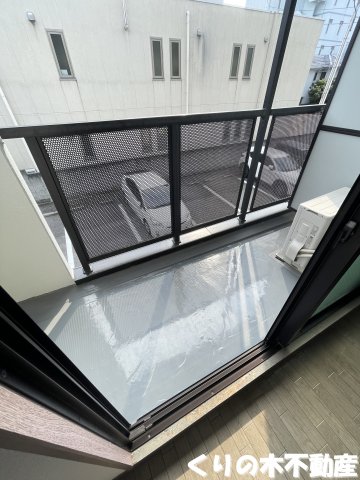 バルコニー　開放的で明るい空間を演出してくれるバルコニーです（同タイプの