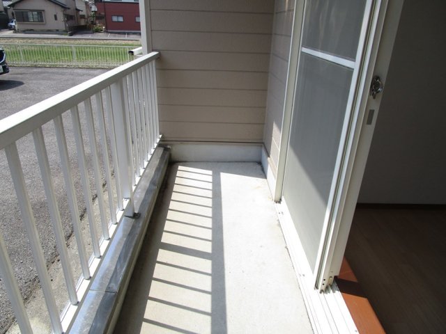 バルコニー　同物件別部屋です。