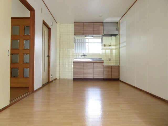 居室・リビング　同物件別部屋です。