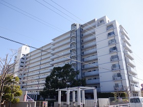 宝塚市高松町のマンションの建物外観