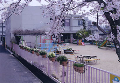 【北九州市八幡東区高見のマンションの幼稚園・保育園】