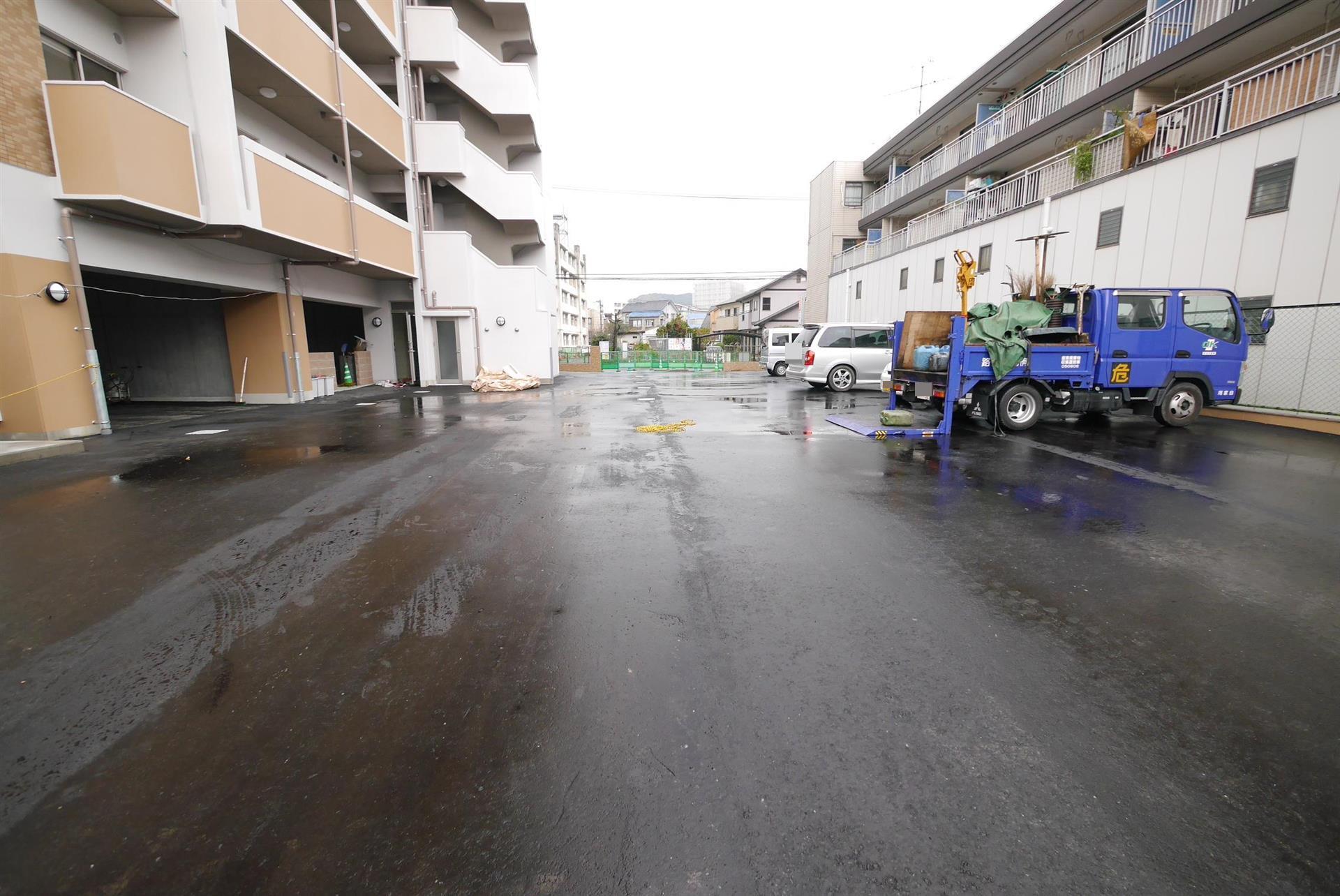 【ハイネス槻田の駐車場】