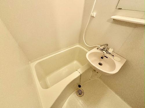 バス・シャワールーム　設備・仕様は号室により異なる為、現況を優先いたします。