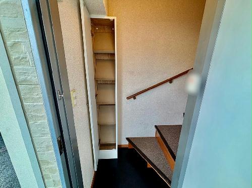 玄関　設備・仕様は号室により異なる為、現況を優先いたします。