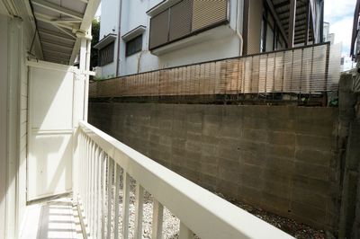 【練馬区北町のアパートのバルコニー】