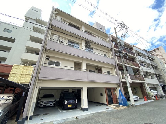 広島市中区竹屋町のマンションの建物外観