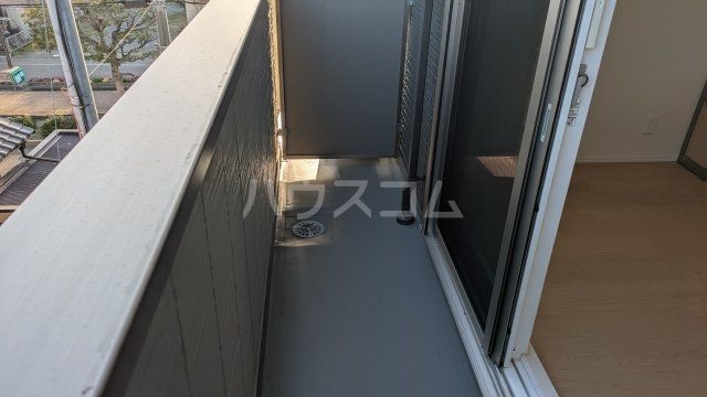 【グランツタウンのバルコニー】