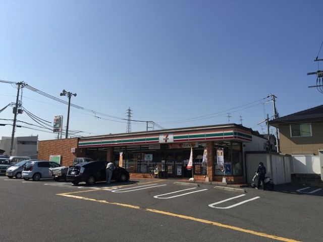 【岸和田市額原町のアパートのコンビニ】