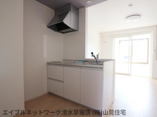 キッチン　コンパクトなキッチンで掃除もラクラク