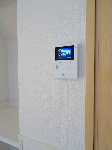 セキュリティ　安心のモニタ付きインターホン付きです。