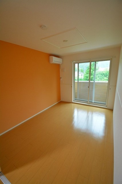 居室・リビング　日当たり良好なお部屋です。