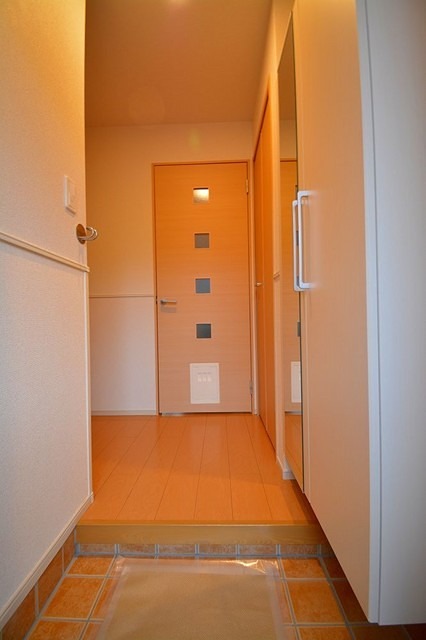 玄関　シューズBOX完備の玄関です。