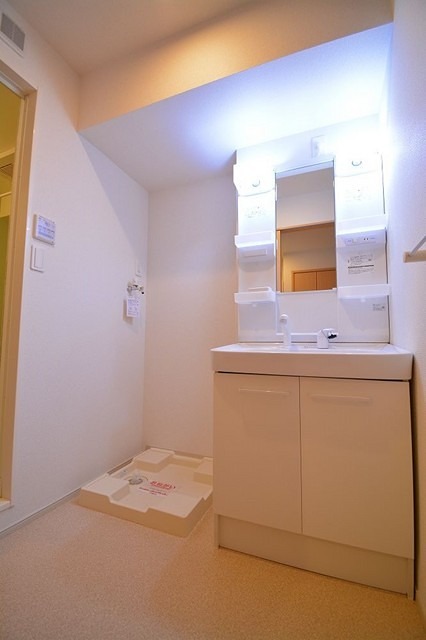 洗面設備　洗髪洗面台です。