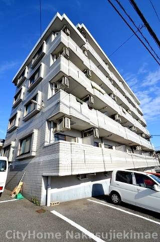 広島市安佐南区長楽寺のマンションの建物外観