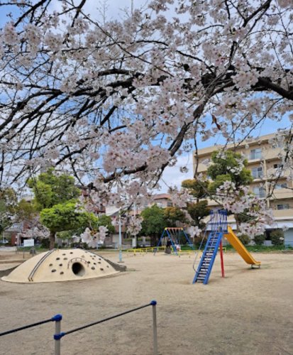 【大阪市東住吉区中野のマンションの公園】