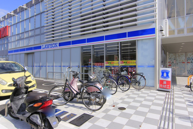コンビニ　ローソンサテライト松山小栗三丁目店（コンビニ）まで450m