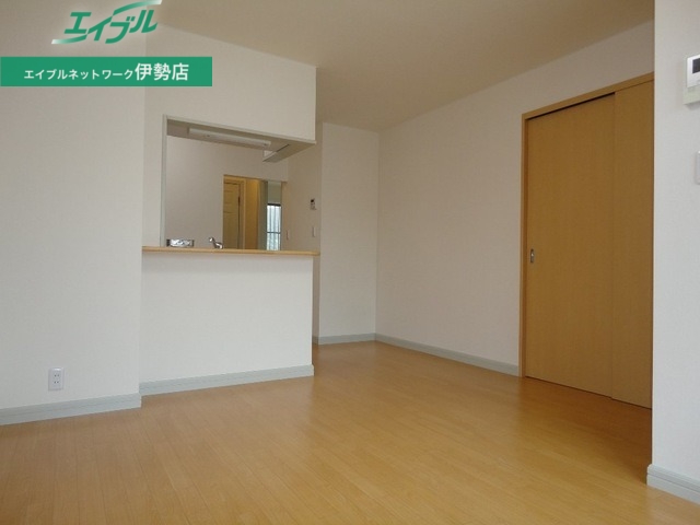 居室・リビング　同型参考写真