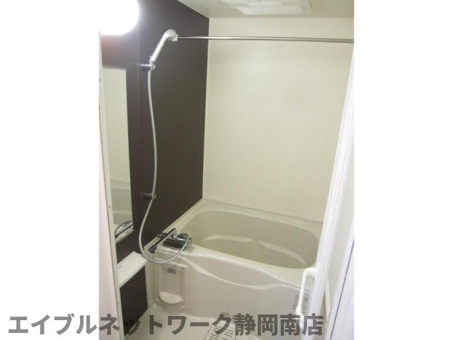 バス・シャワールーム　きれいなお風呂です