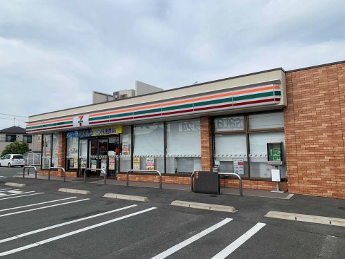 コンビニ　セブンイレブン豊橋三ツ相町店（コンビニ）まで706m
