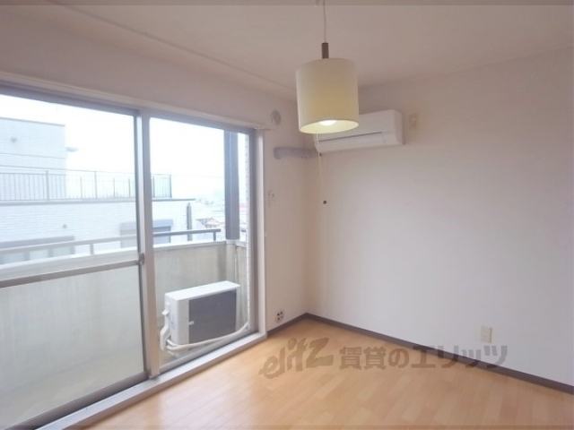 居室・リビング　洋室