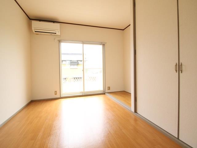 居室・リビング　日当たり良好！