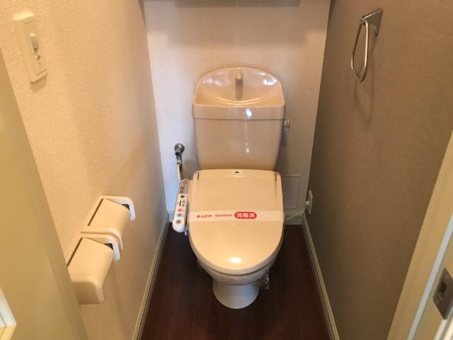 トイレ　温水洗浄便座つき！