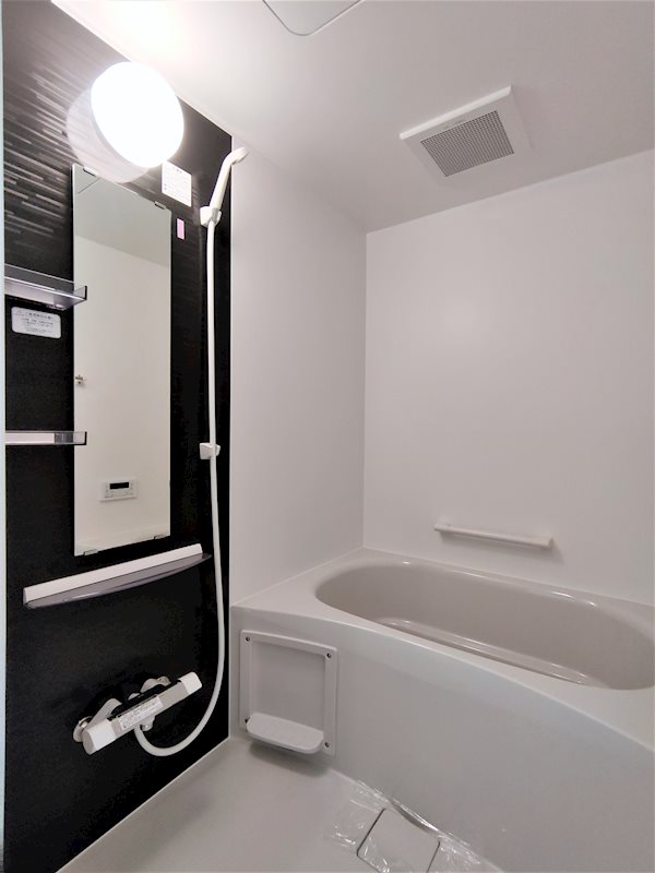 バス・シャワールーム　(イメージ)お風呂には追い炊き機能付きで、いつでも快適に入浴