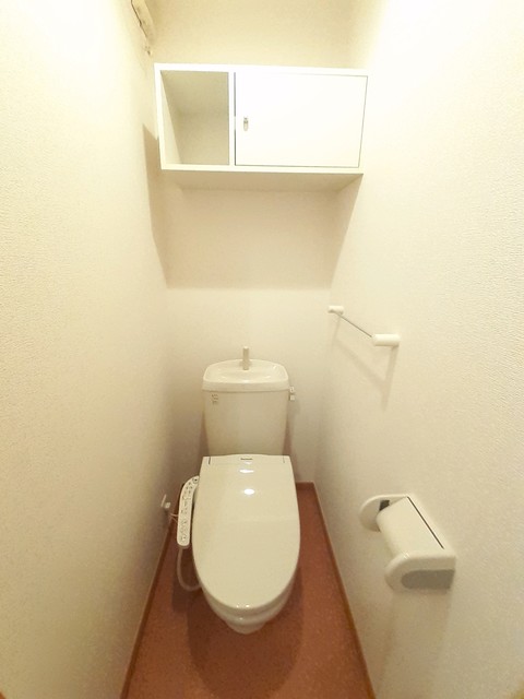 トイレ　温水洗浄便座付き