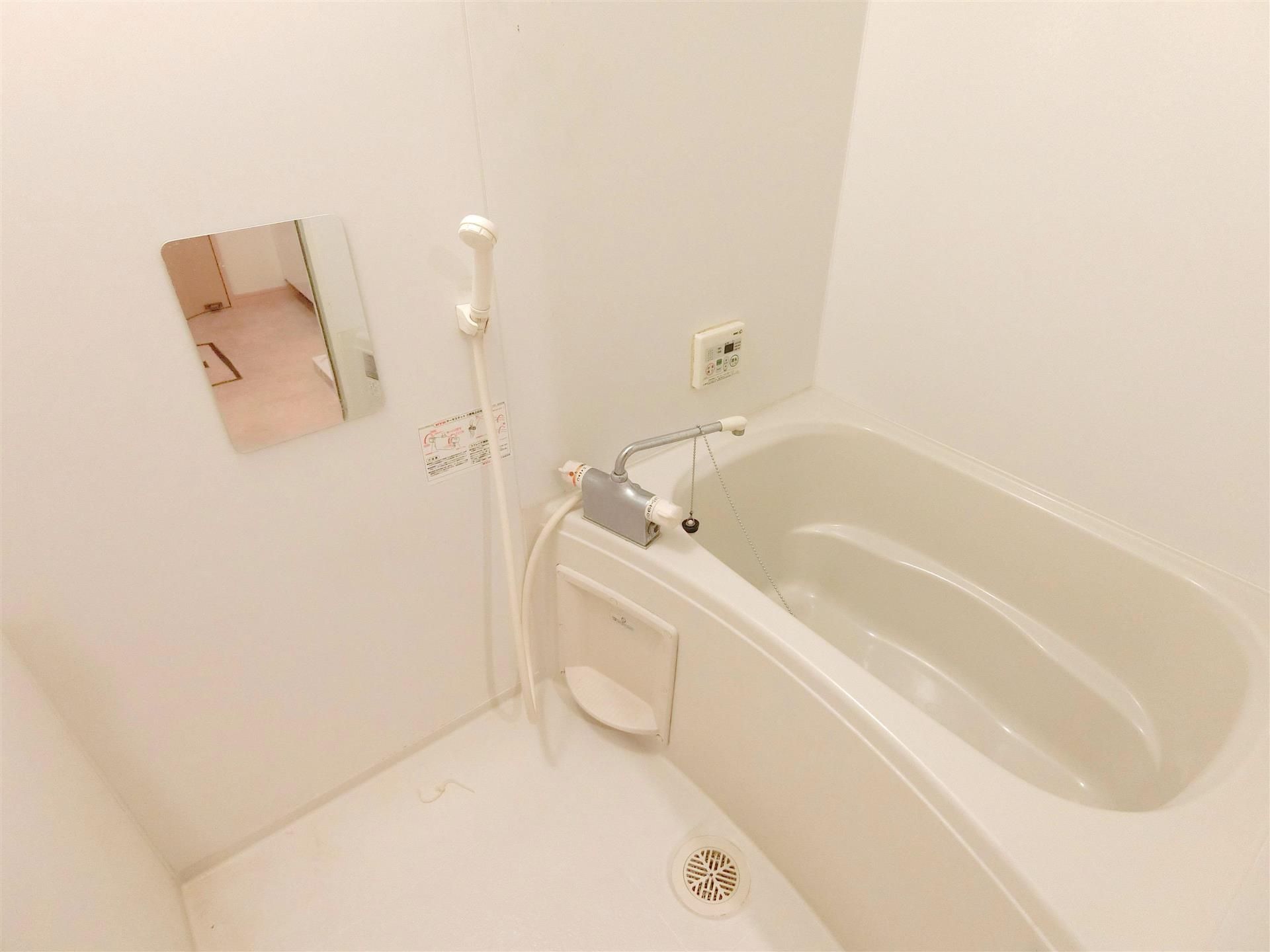 バス・シャワールーム　ゆったり過ごせるお風呂です♪