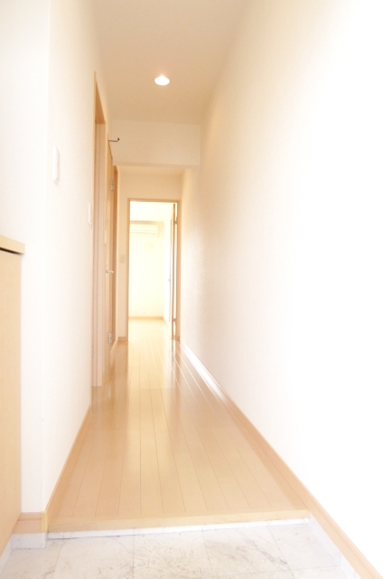 玄関　シューズボックス付きの玄関です☆