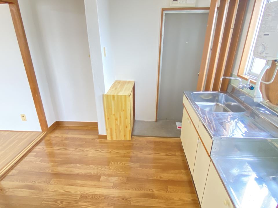 玄関　靴箱あります