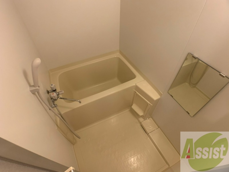 バス・シャワールーム　お風呂になります。一日の疲れを癒してくださいね。